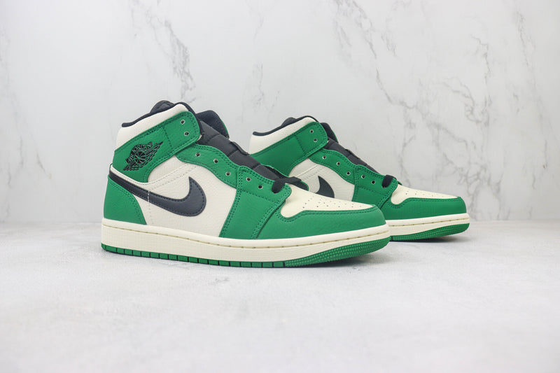 Air Jordan 1 Mid "Pine Green"