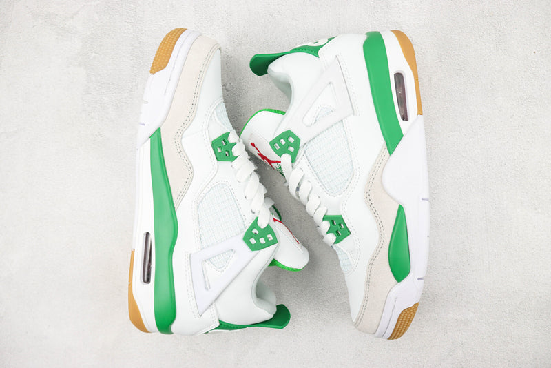 Air Jordan 4 "Pine Green"