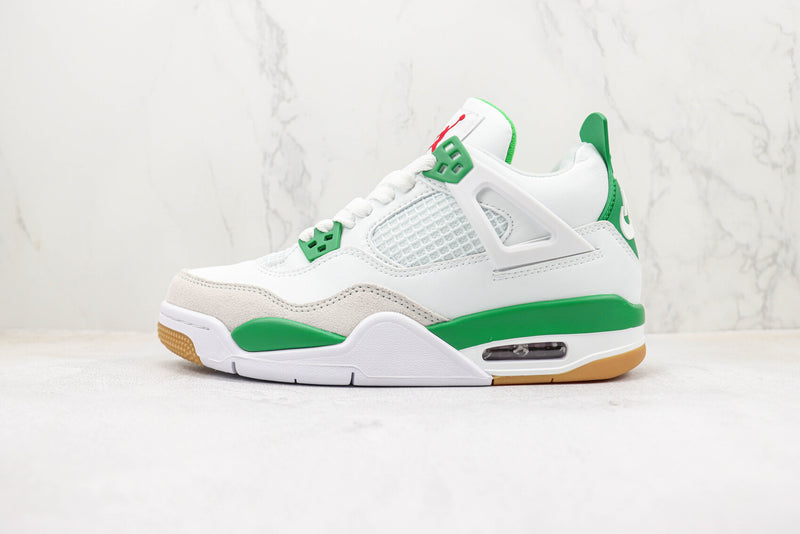 Air Jordan 4 "Pine Green"