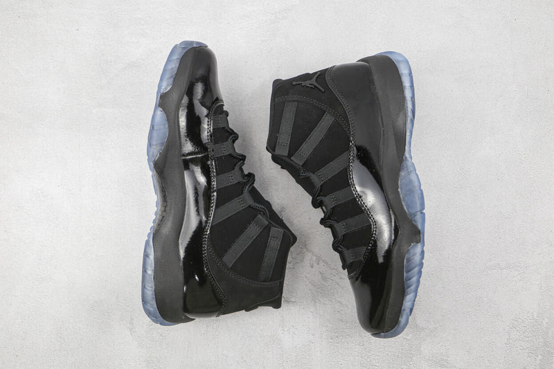 Air Jordan 11 "Cap and Gown"