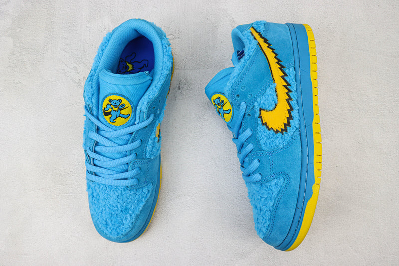 Grateful Dead x Nike Dunk SB "Blue Bear"