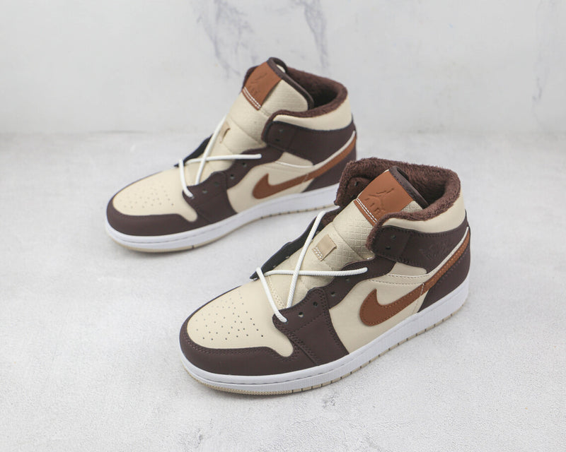 Air Jordan 1 Mid "Brown Fleece"