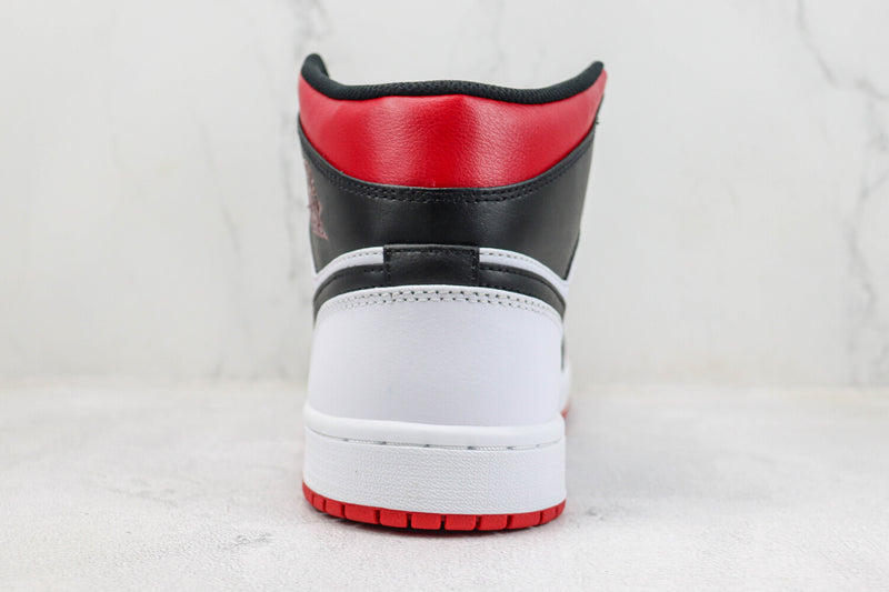 Air Jordan 1 Mid "Gym Red"