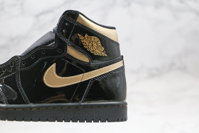 Air Jordan 1 Retro High OG "Black Metallic Gold"