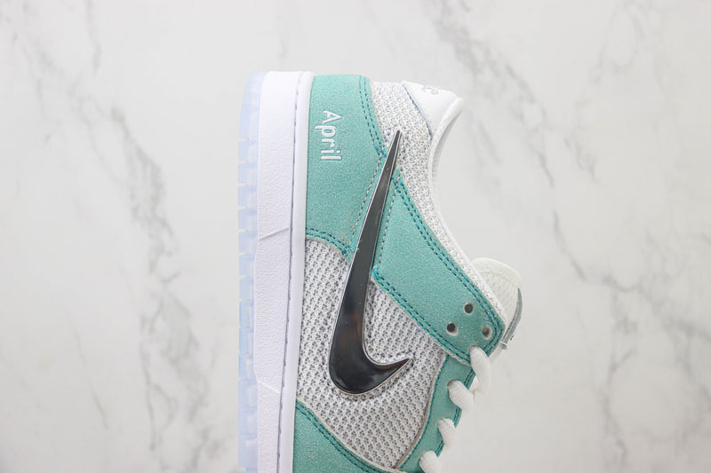 April Skateboards x Nike SB Dunk Low "Turbo Green"