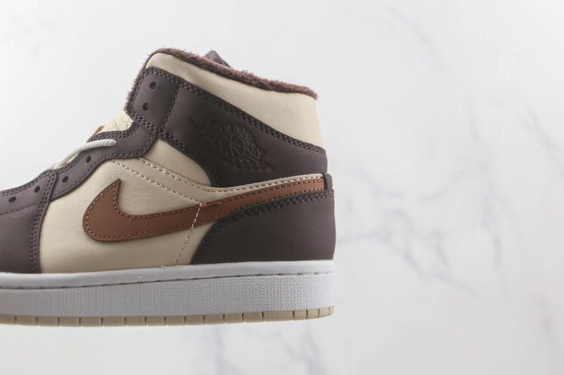 Air Jordan 1 Mid "Brown Fleece"