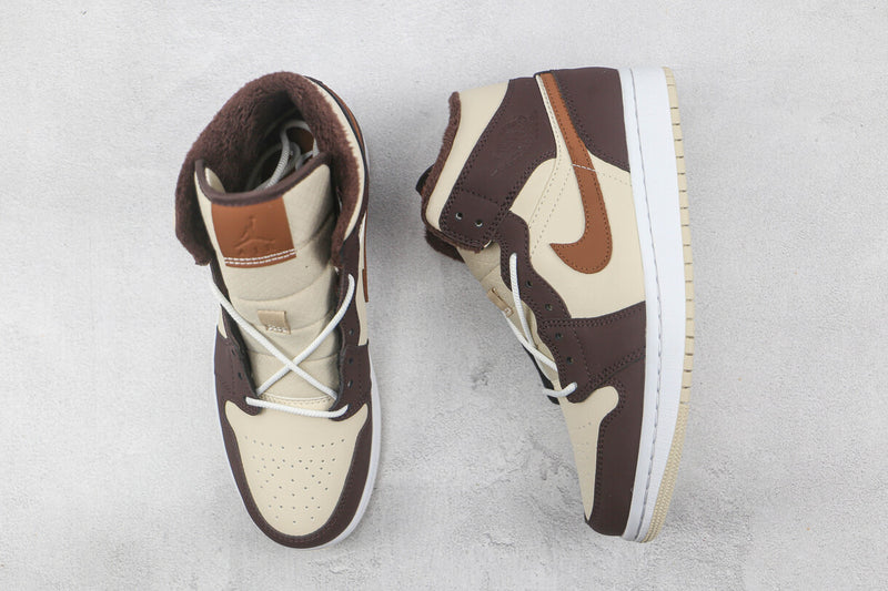 Air Jordan 1 Mid "Brown Fleece"