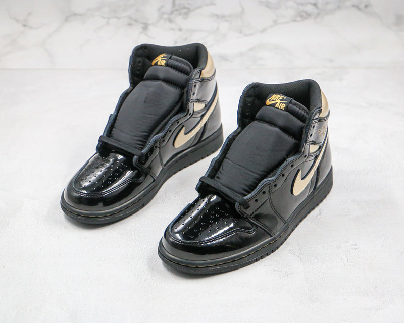 Air Jordan 1 Retro High OG "Black Metallic Gold"