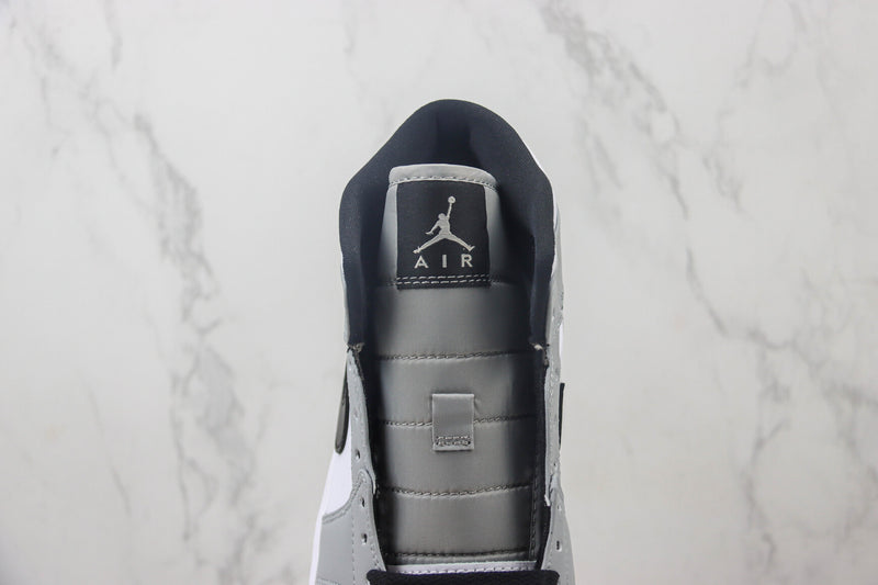 Air Jordan 1 Mid "Light Smoke Grey"