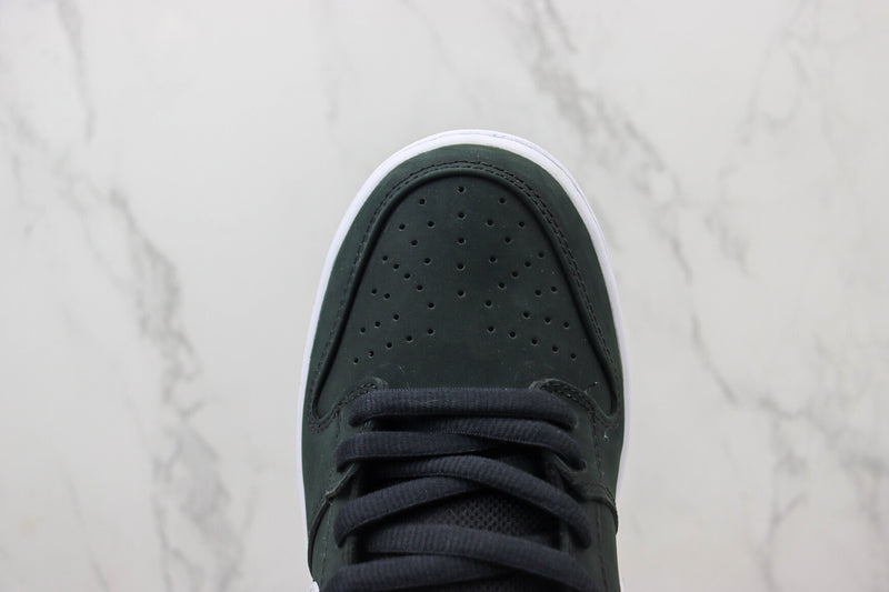 Nike SB Dunk Low "Black Gum"