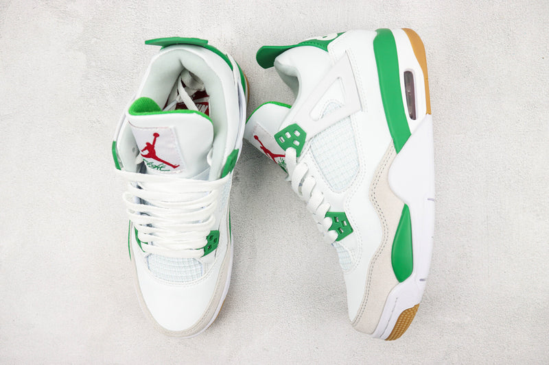 Air Jordan 4 "Pine Green"