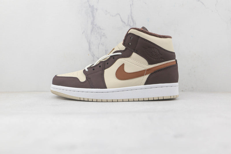 Air Jordan 1 Mid "Brown Fleece"