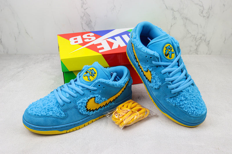 Grateful Dead x Nike Dunk SB "Blue Bear"