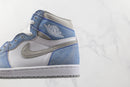 Air Jordan 1 Retro High "Hyper Royal"