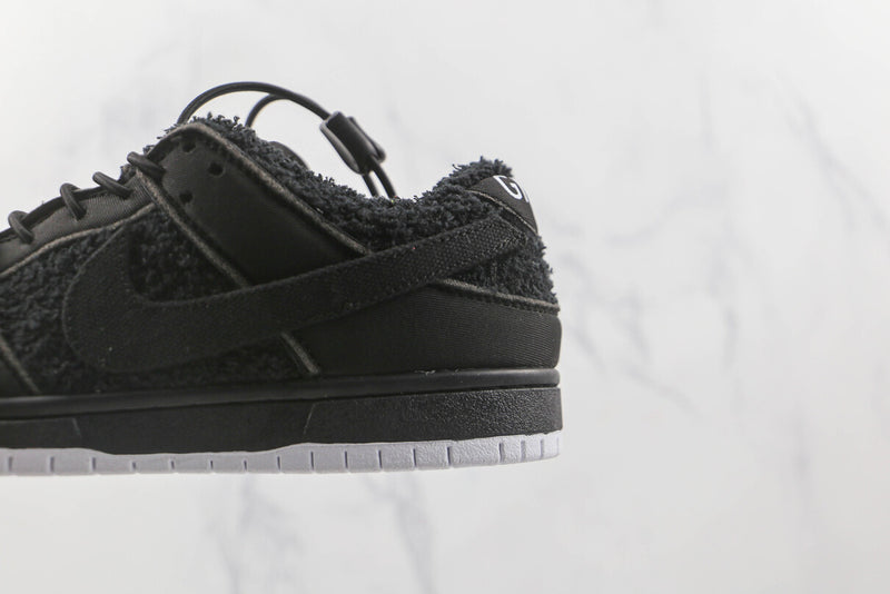 Gnarhunters x Nike SB Dunk Low